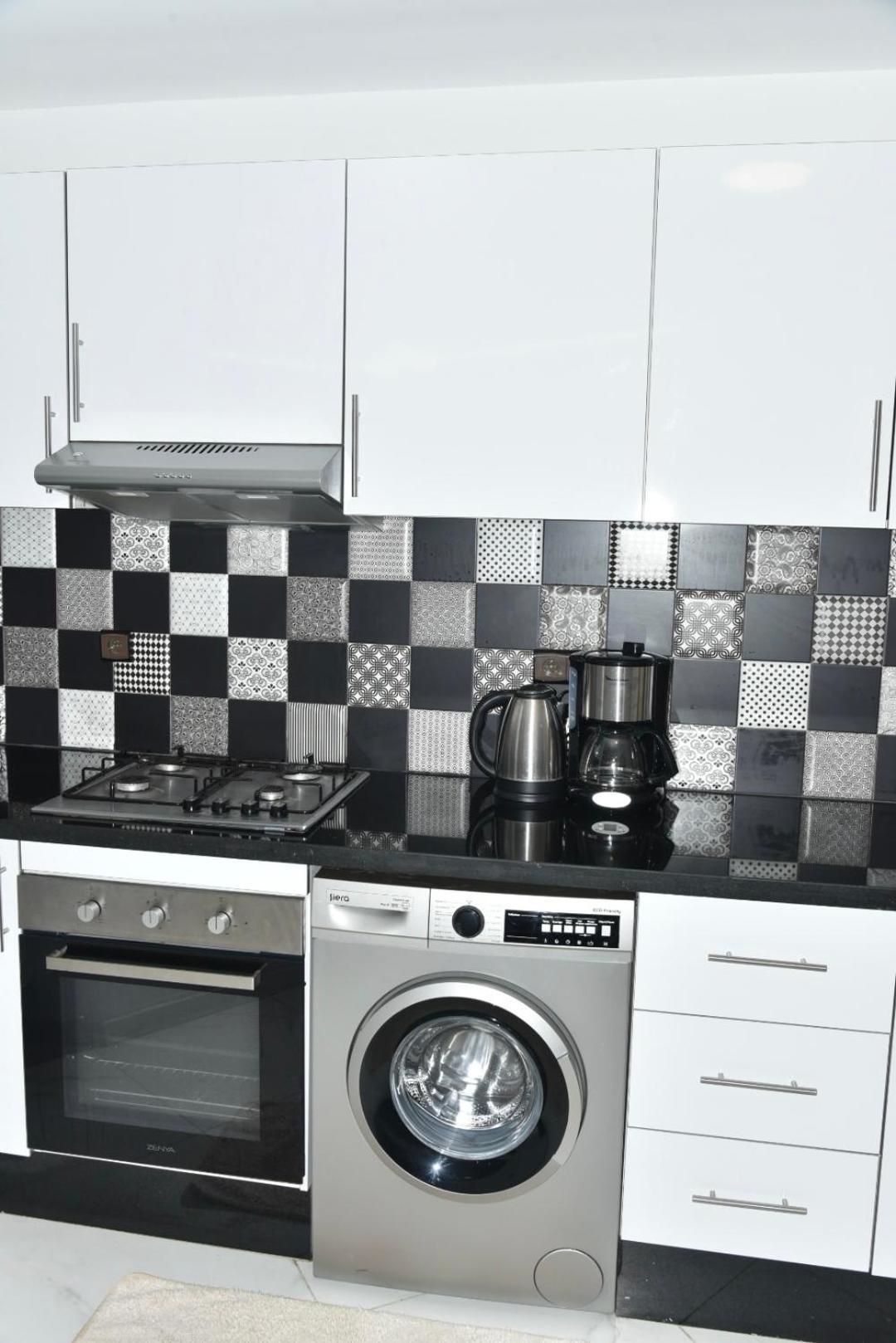 Bright 3-Br In Heart Of Kenitra-Perfect Summer Stay With Parking! Bagian luar foto