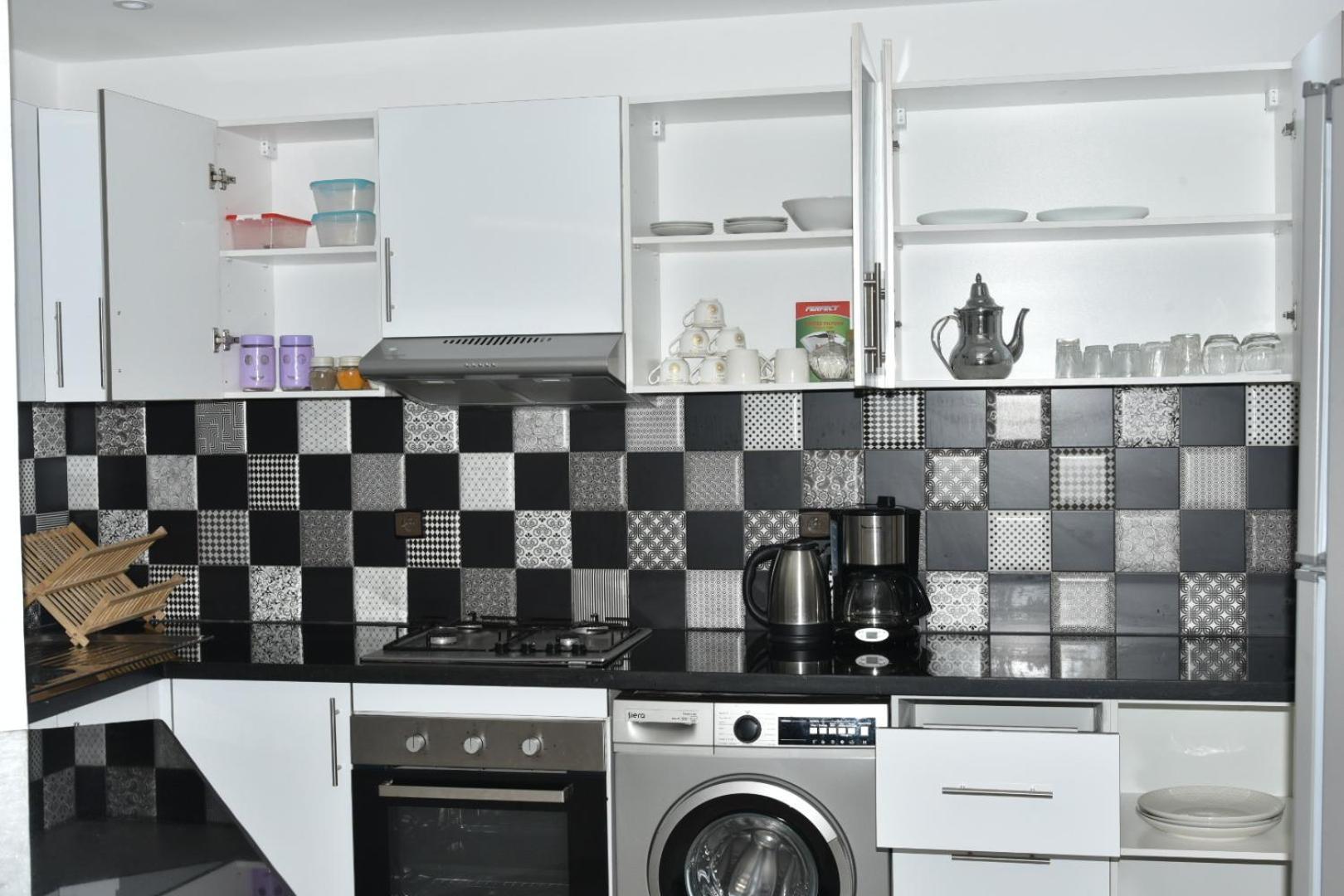 Bright 3-Br In Heart Of Kenitra-Perfect Summer Stay With Parking! Bagian luar foto