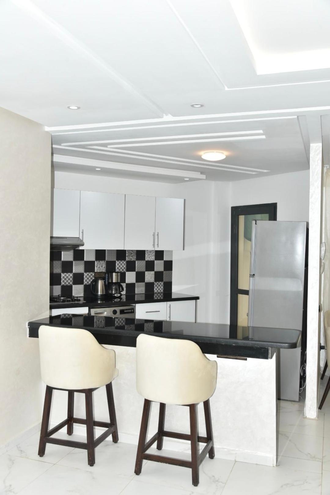 Bright 3-Br In Heart Of Kenitra-Perfect Summer Stay With Parking! Bagian luar foto